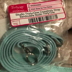 🆕Thirty-One Cross-Body Strap & Flap